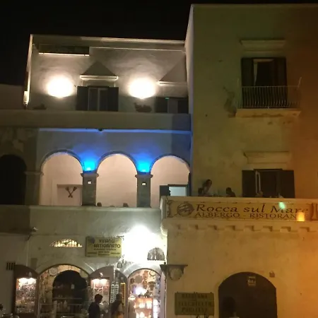 Rocca Sul Mare ホテル *